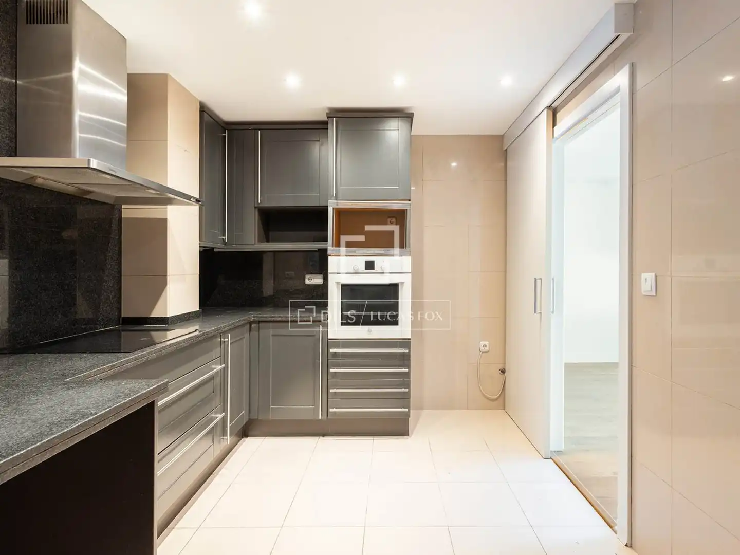 Cuina de Pis en venda en Barcelona amb Aire condicionat, Calefacció i Parquet