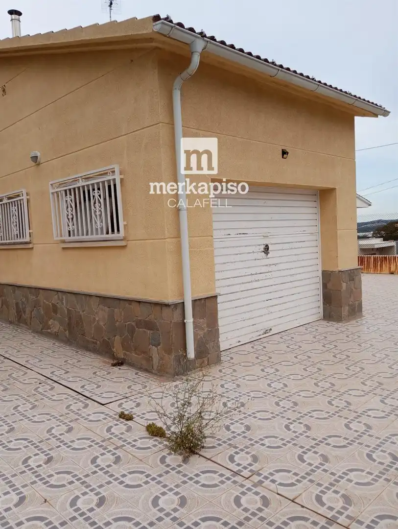 Parking of Houses for sale in El Vendrell  with Heating, Terrace and Storage room