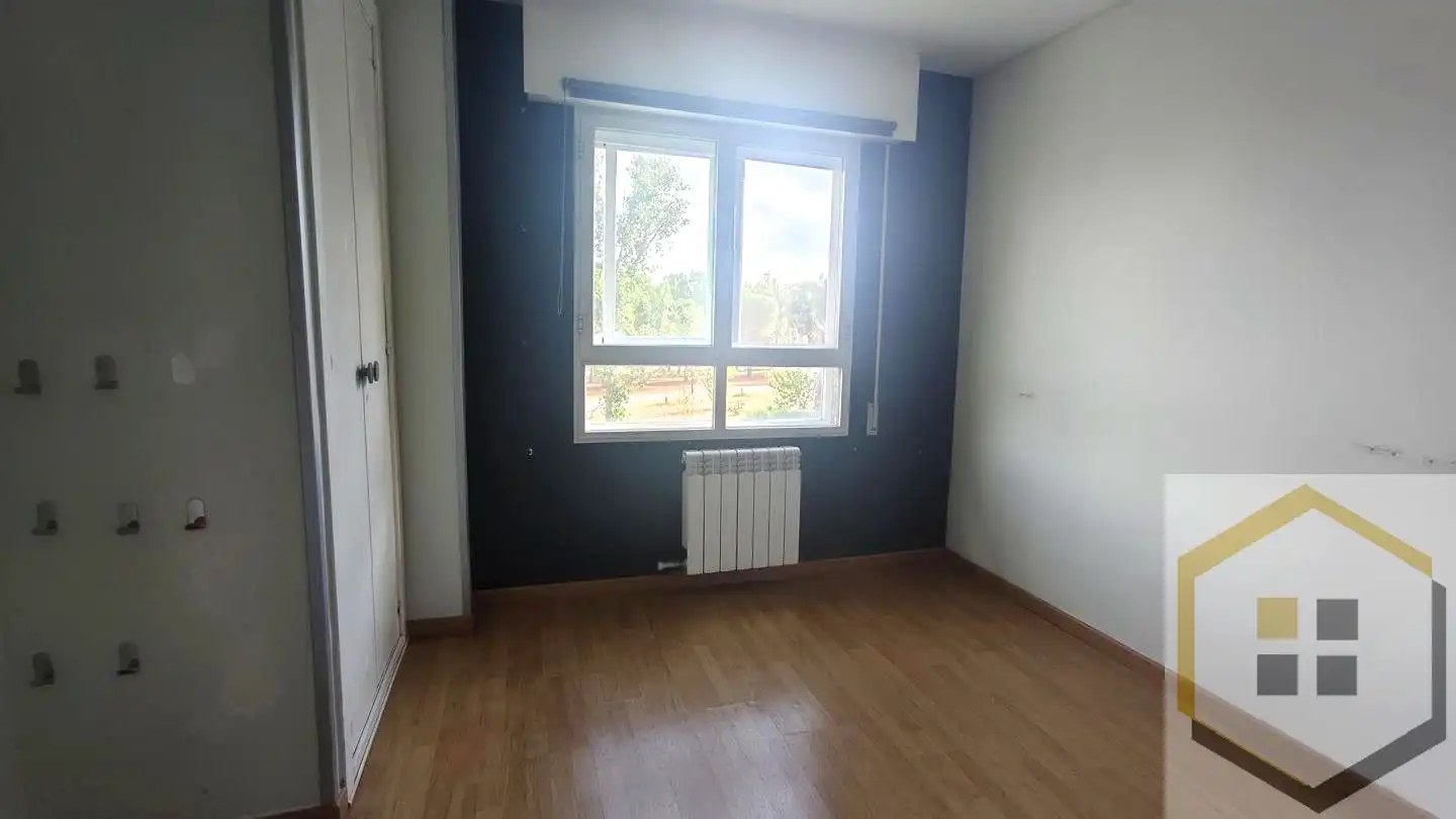 Bedroom of Flat for sale in Madrid  with Heating, Internet and Community pool