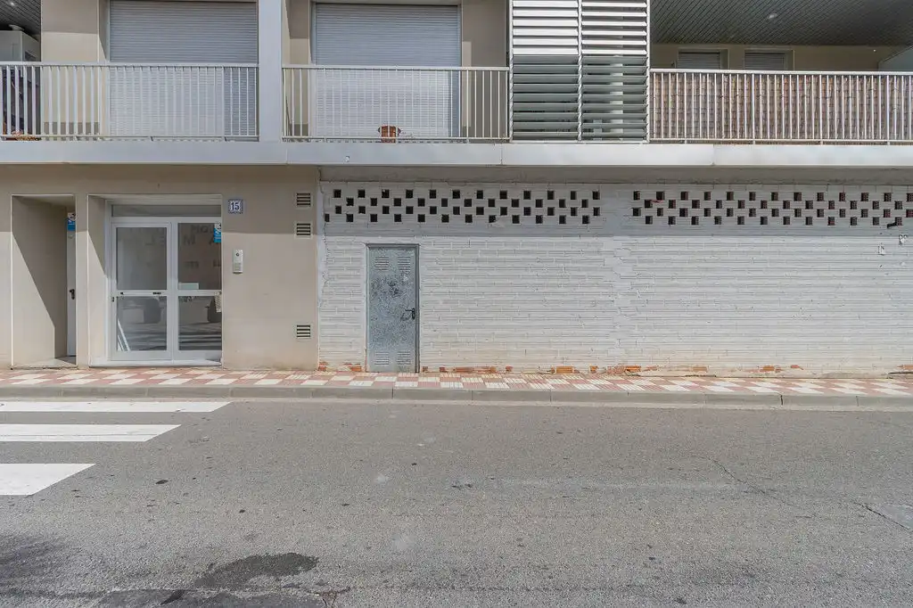Local comercial en venda a C/ Monzalbarba