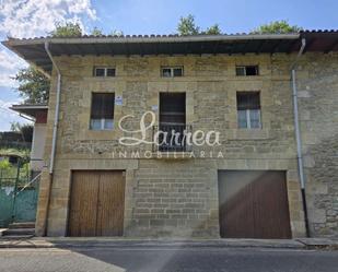 Vista exterior de Casa adosada en venda en Iurreta amb Calefacció