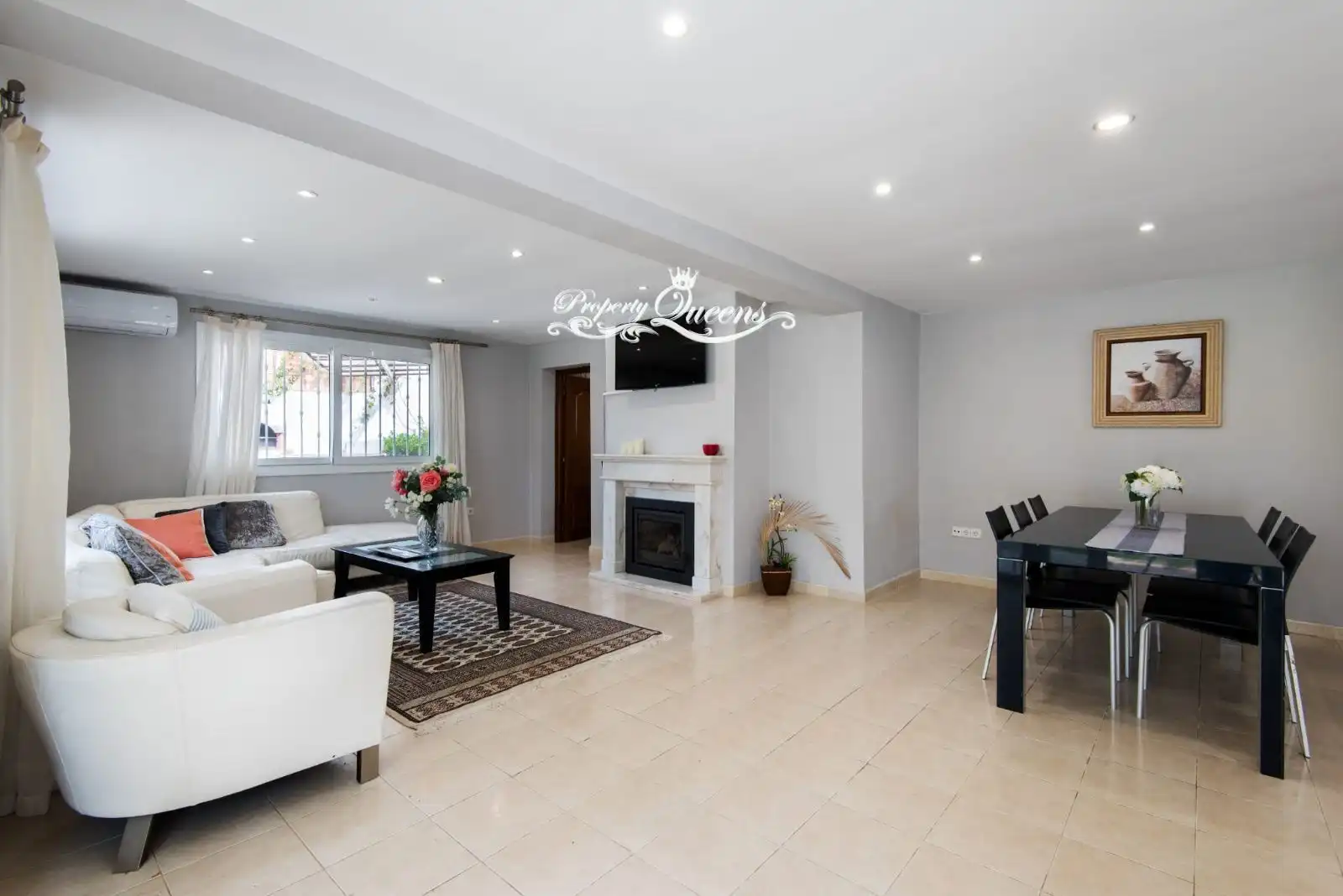 Sala d'estar de Casa o xalet en venda en Marbella amb Aire condicionat, Terrassa i Traster