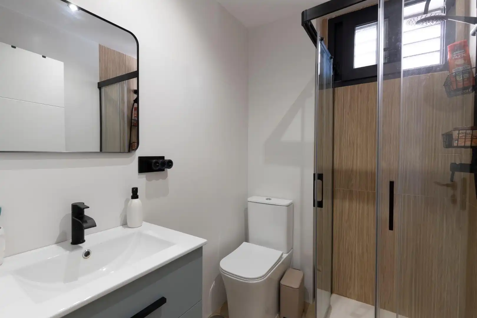 Baño de Planta baja en venta en Granada con Aire acondicionado, Calefacción y Amueblado