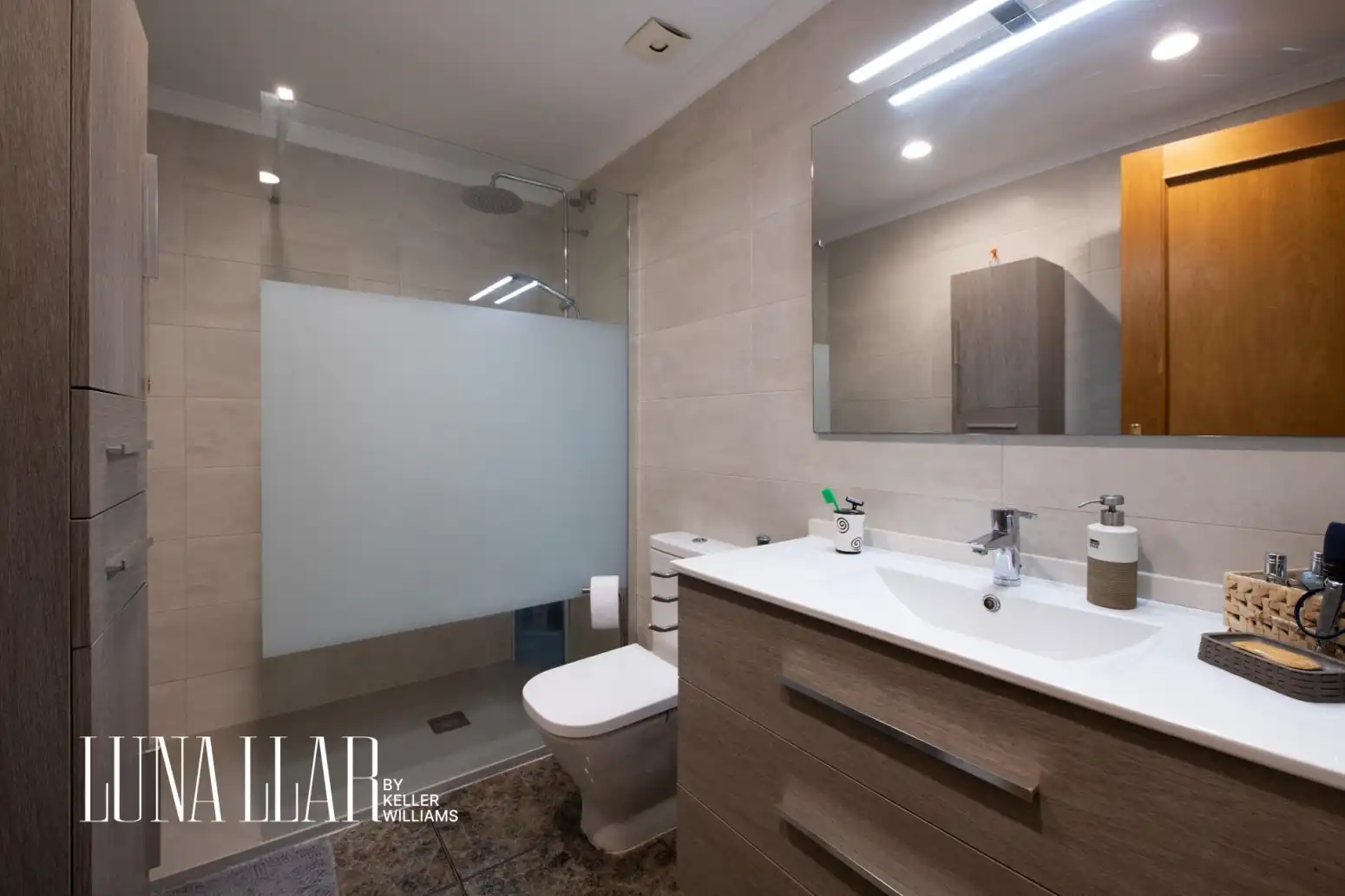 Bathroom of Flat for sale in Castelldefels