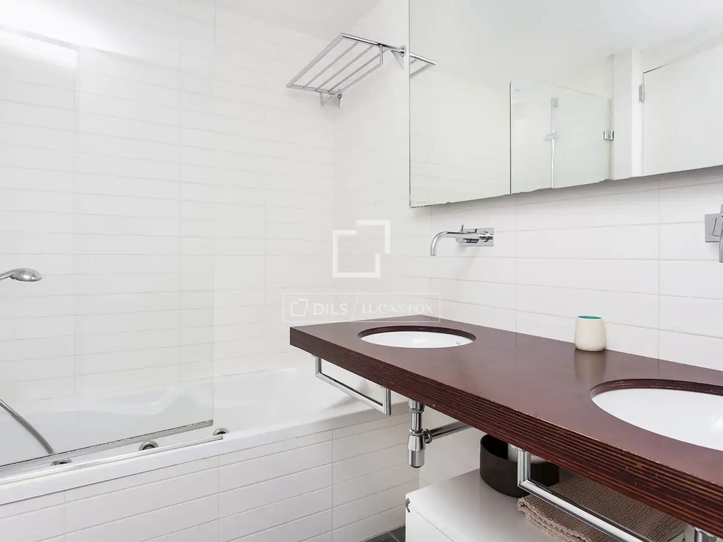 Bathroom of Attic for sale in Barcelona  with Air Conditioner, Parquet flooring and Terrace