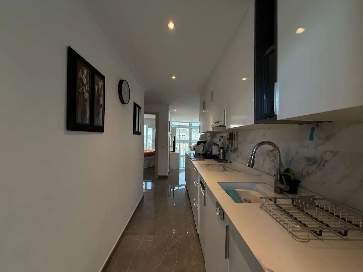 Cocina de Piso en venta en Fuengirola con Terraza, Amueblado y Piscina comunitaria