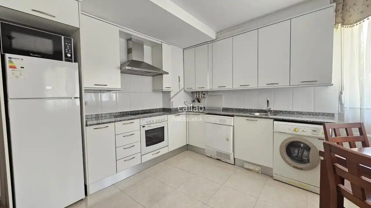 Küche von Wohnung zum Verkauf in Narón mit Heizung, Abstellraum und Möbliert