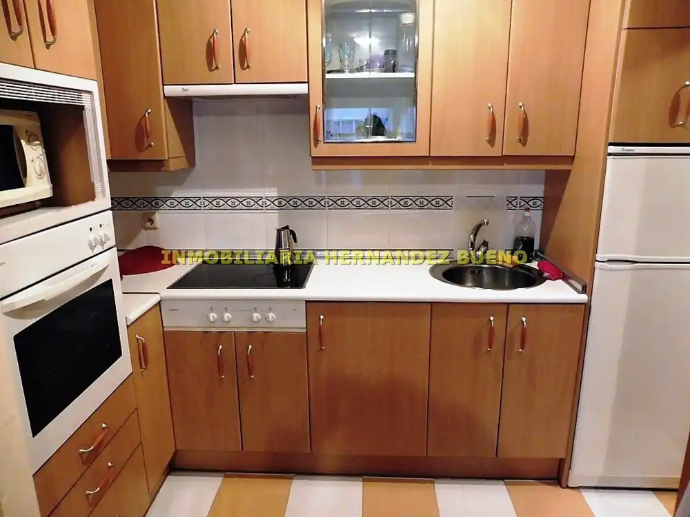 Cocina de Piso de alquiler en Salamanca con Calefacción, Amueblado y Balcón