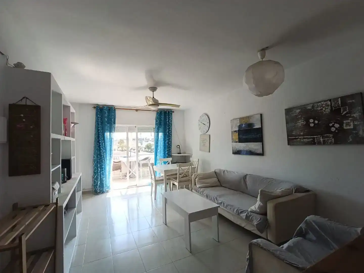 Sala d'estar de Pis en venda en Torrevieja amb Terrassa, Piscina i Balcó
