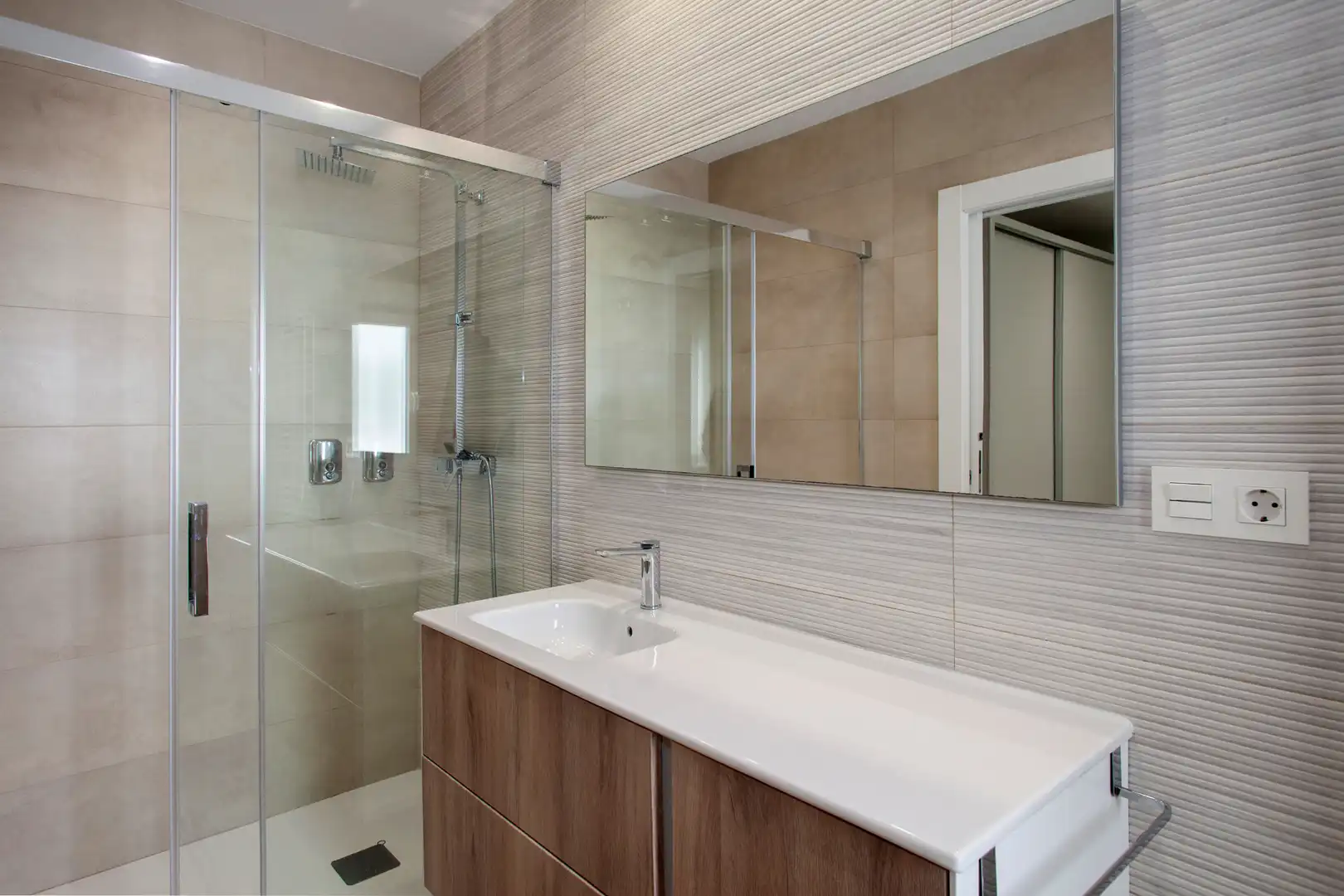 Baño de Piso en venta en Jaén con Aire acondicionado, Calefacción y Amueblado