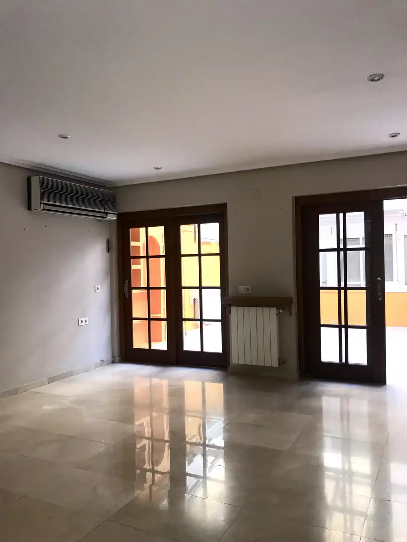 Casa adosada en venta en Plasencia con Aire acondicionado, Calefacción y Jardín privado