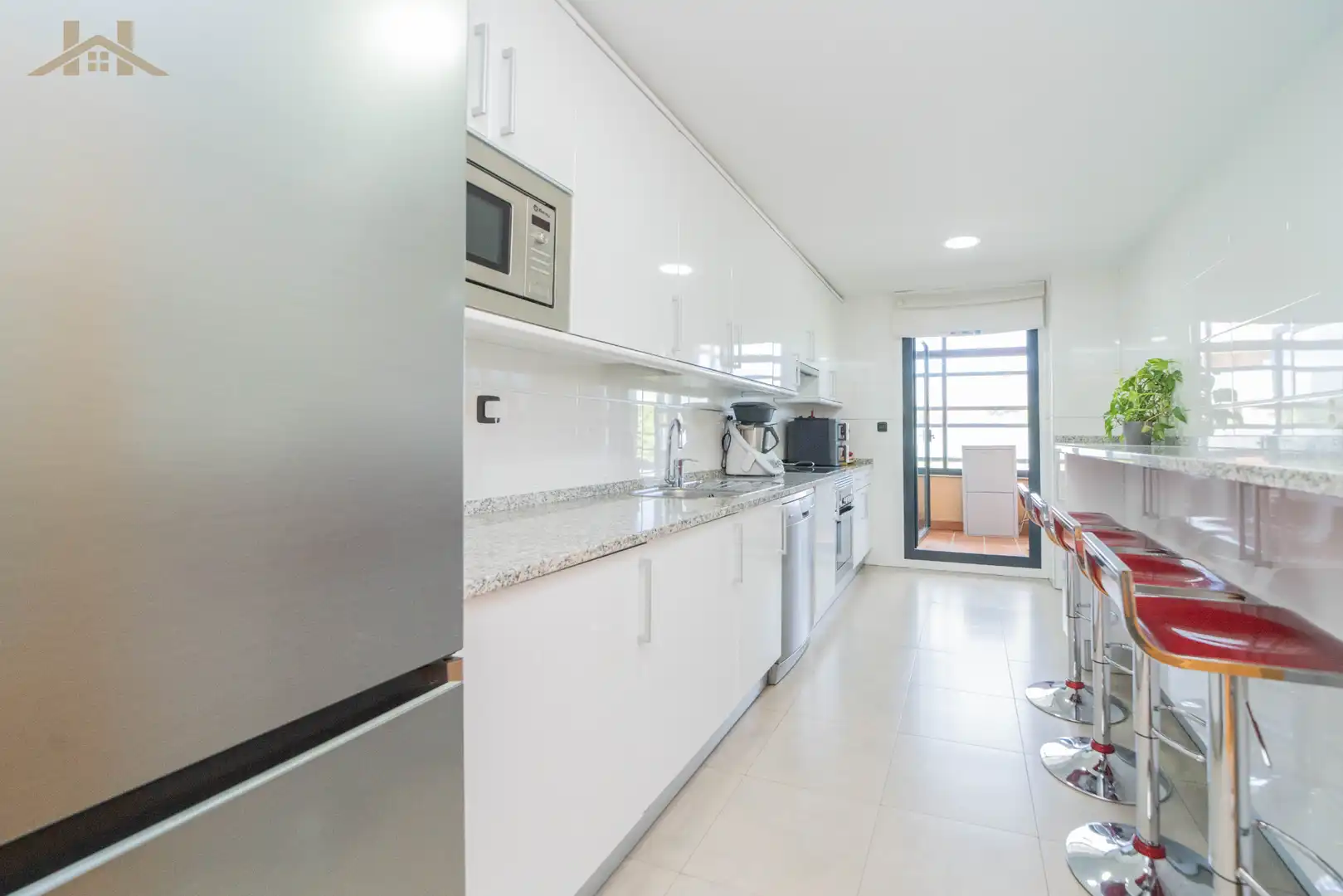 Kitchen of Flat for sale in Boadilla del Monte  with Air Conditioner, Heating and Terrace