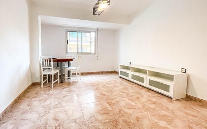 Living room of Flat for sale in Mislata  with Air Conditioner and Balcony