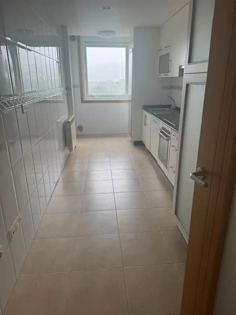 Kitchen of Flat for rent in Santiago de Compostela   with Parquet flooring, Furnished and Oven