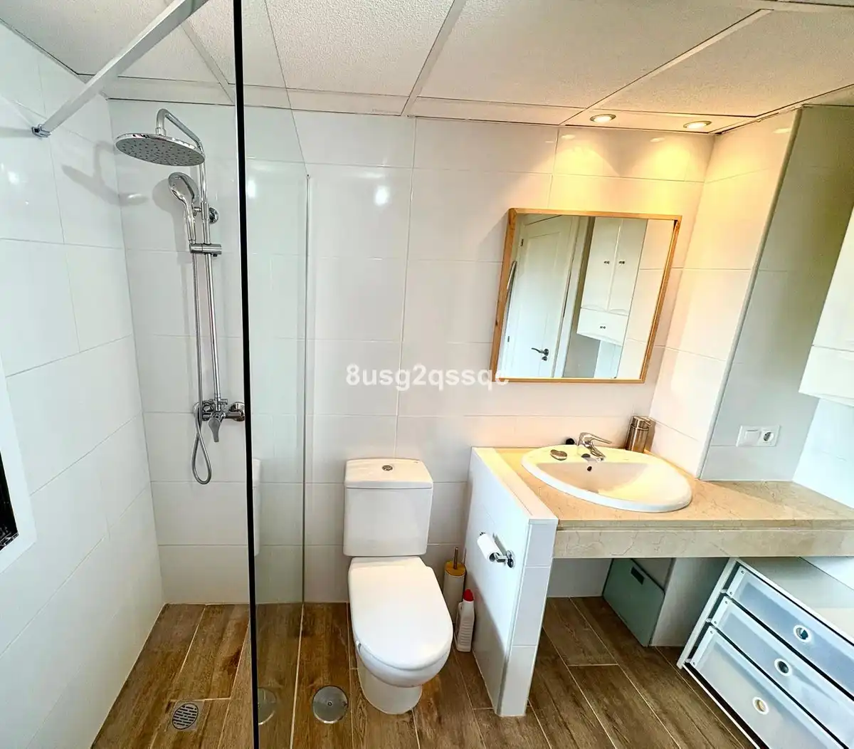 Bathroom of Flat for sale in Estepona  with Air Conditioner, Furnished and TV