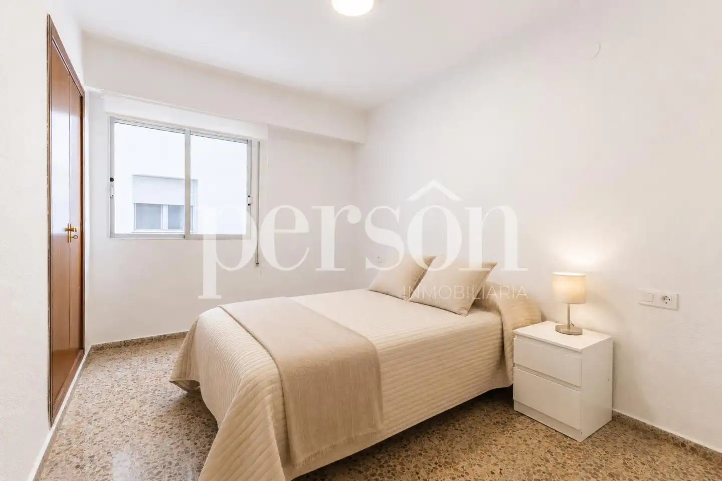 Schlafzimmer von Wohnung zur Miete in Valencia mit Klimaanlage, Heizung und Terrasse