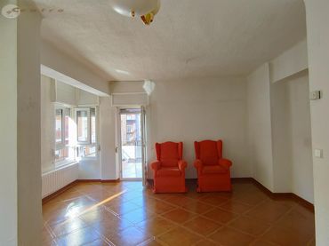 Piso con balcón en venta en Ensanche - Franciscanos