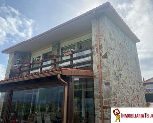 Vista exterior de Casa o xalet en venda en Valdoviño amb Terrassa i Piscina