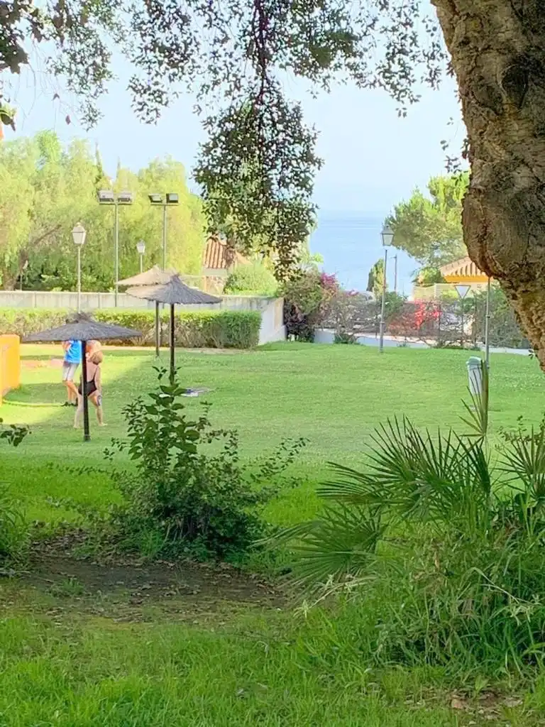 Jardí de Apartament de lloguer en Marbella amb Aire condicionat, Terrassa i Moblat