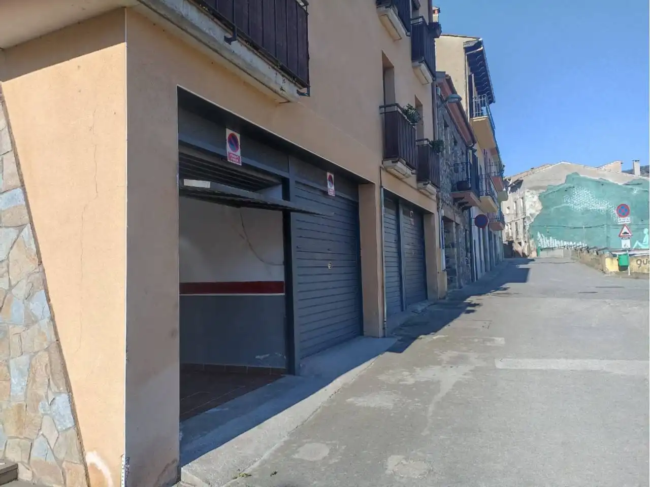 Parking de Dúplex en venta en Castellfollit de la Roca con Calefacción, Terraza y Amueblado