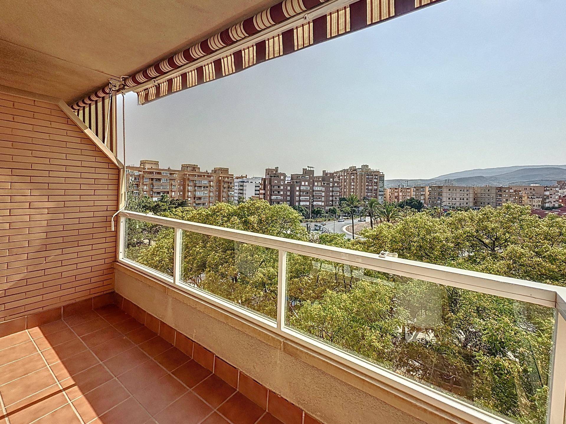 Bedroom of Flat to rent in  Almería Capital  with Air Conditioner, Parquet flooring and Terrace