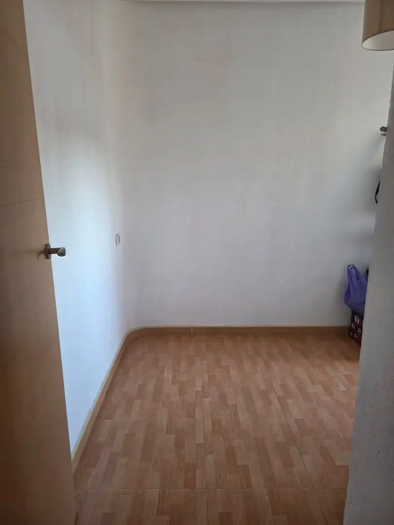 Schlafzimmer von Wohnung zum Verkauf in Sevilla mit Klimaanlage, Heizung und Ofen