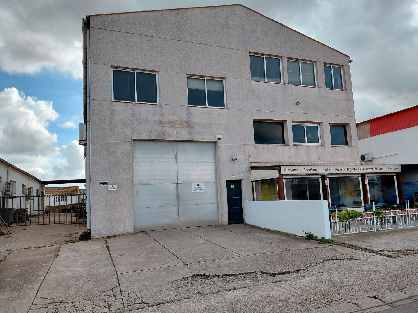 Exterior view of Premises to rent in Maó - Mahón  with Alarm