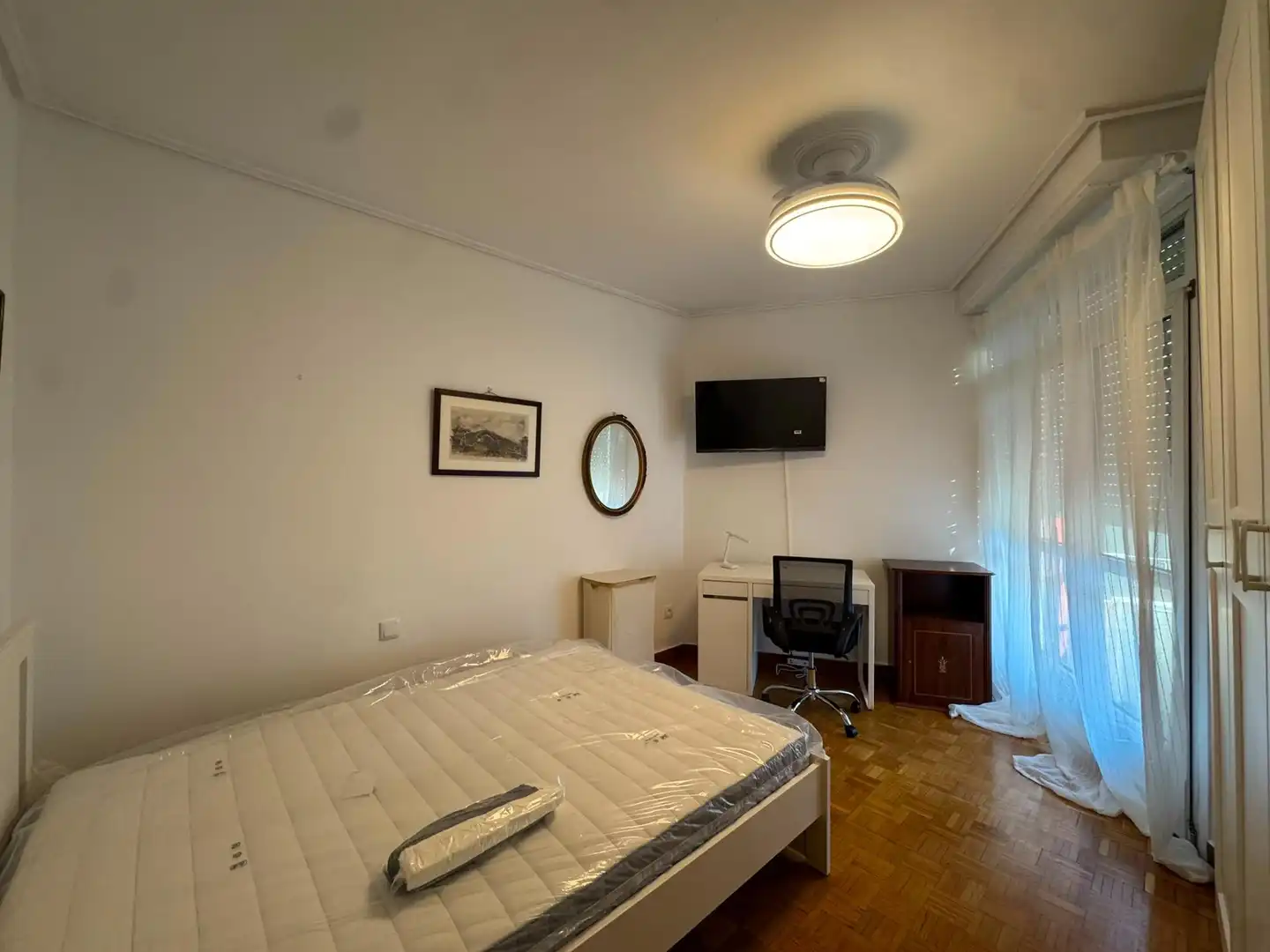 Habitación de Piso para compartir en Ourense Capital  con Calefacción, Amueblado y Balcón
