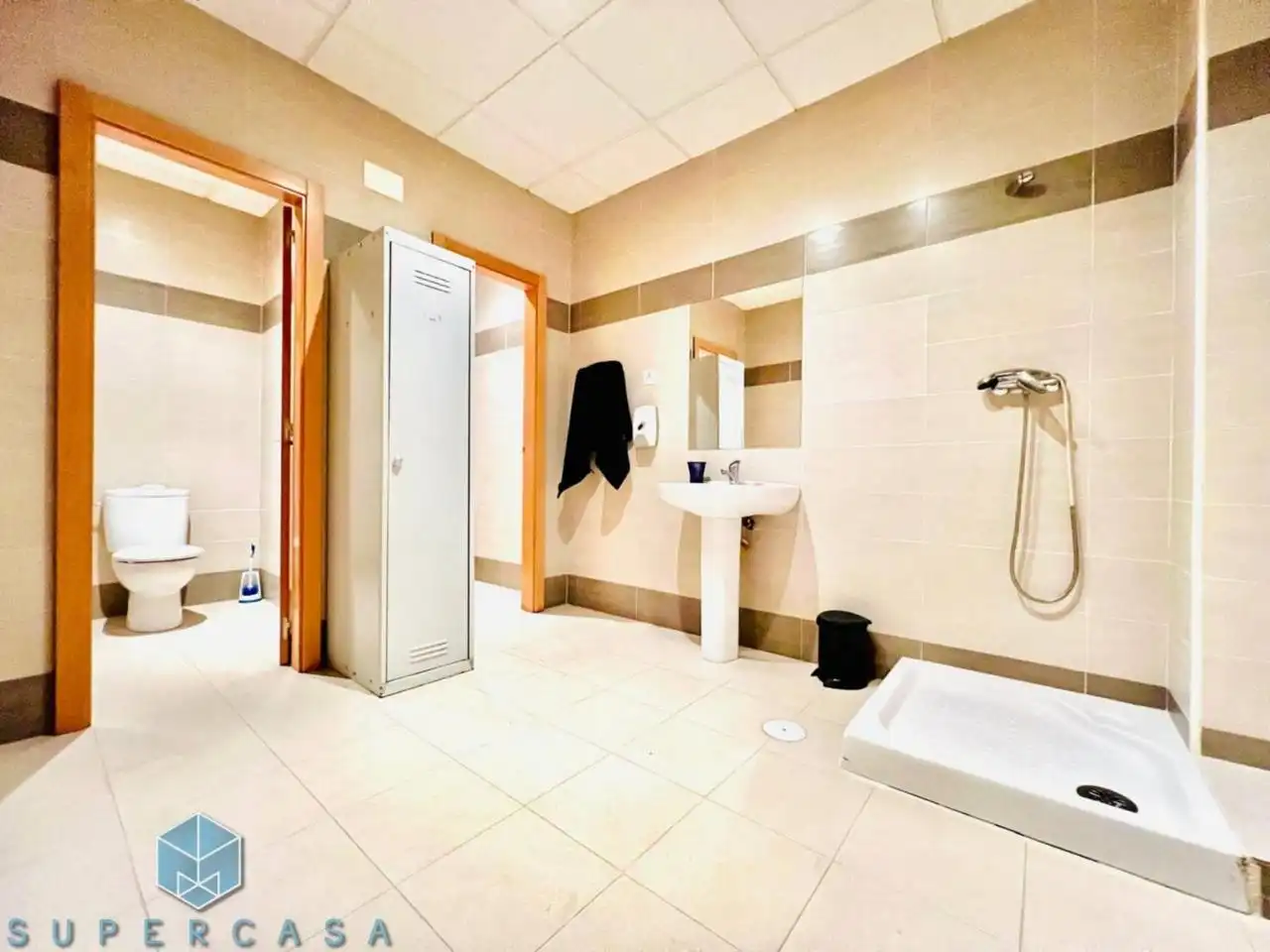 Baño de Local de alquiler en Toledo con Alarma