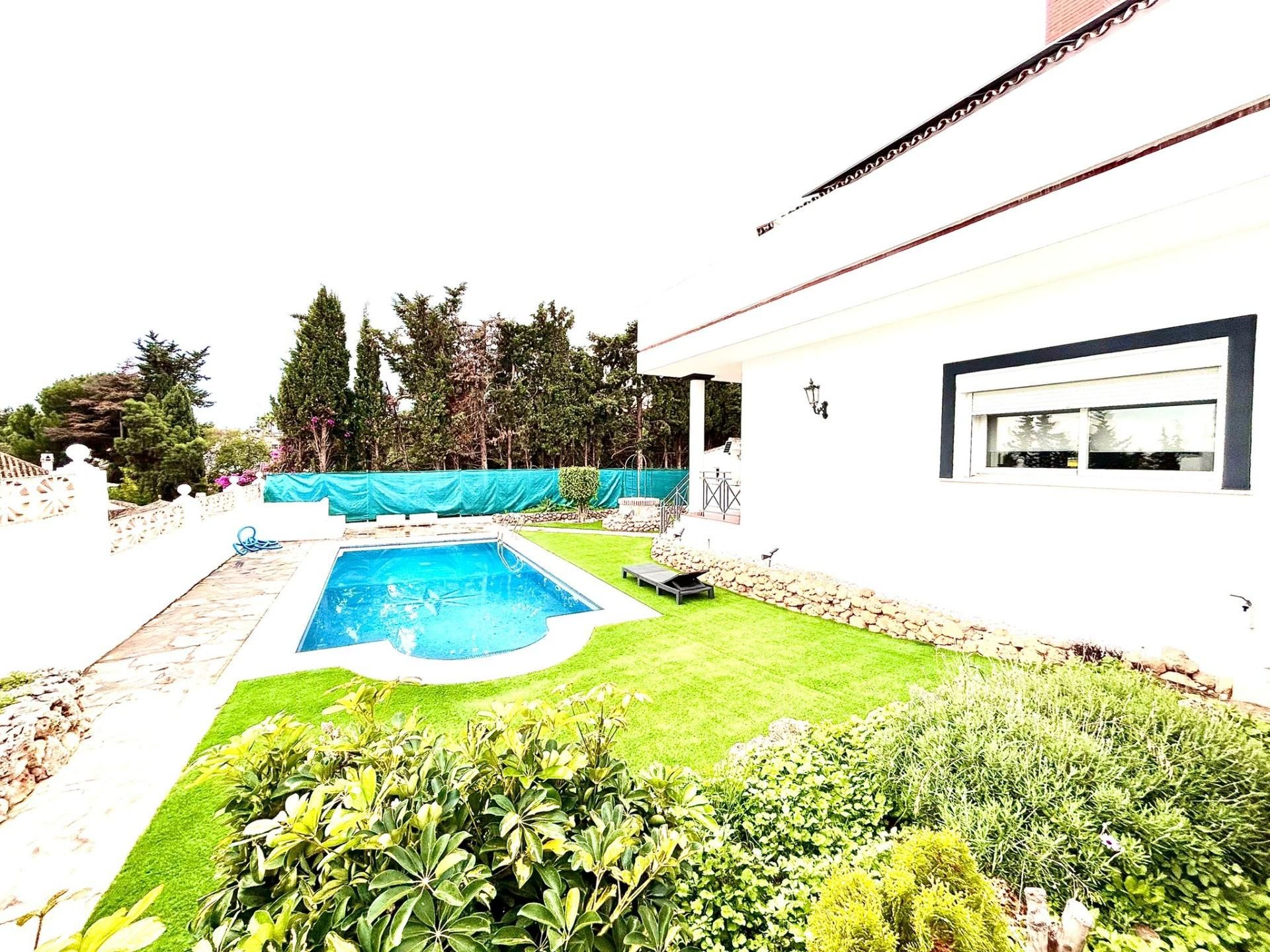 Jardí de Casa o xalet en venda en Marbella amb Aire condicionat, Jardí privat i Terrassa