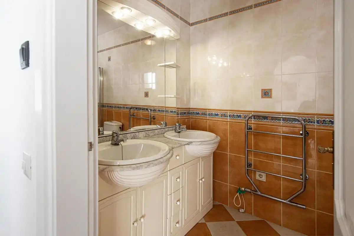 Baño de Casa adosada en venta en Marbella con Terraza y Piscina