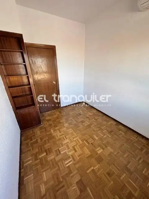 Dormitori de Àtic de lloguer en Madrid amb Aire condicionat, Parquet i Terrassa