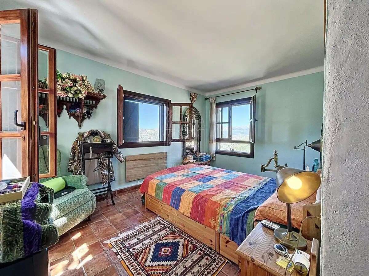 Habitación de Finca rústica en venta en Comares con Aire acondicionado, Jardín privado y Terraza
