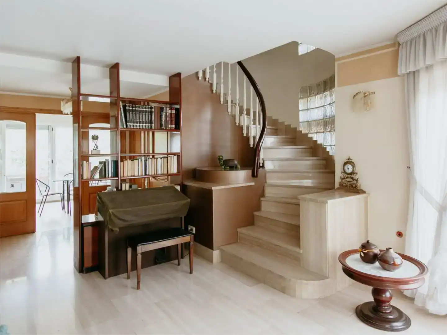 Casa adosada en venta en Huesca con Jardín privado, Trastero y Amueblado