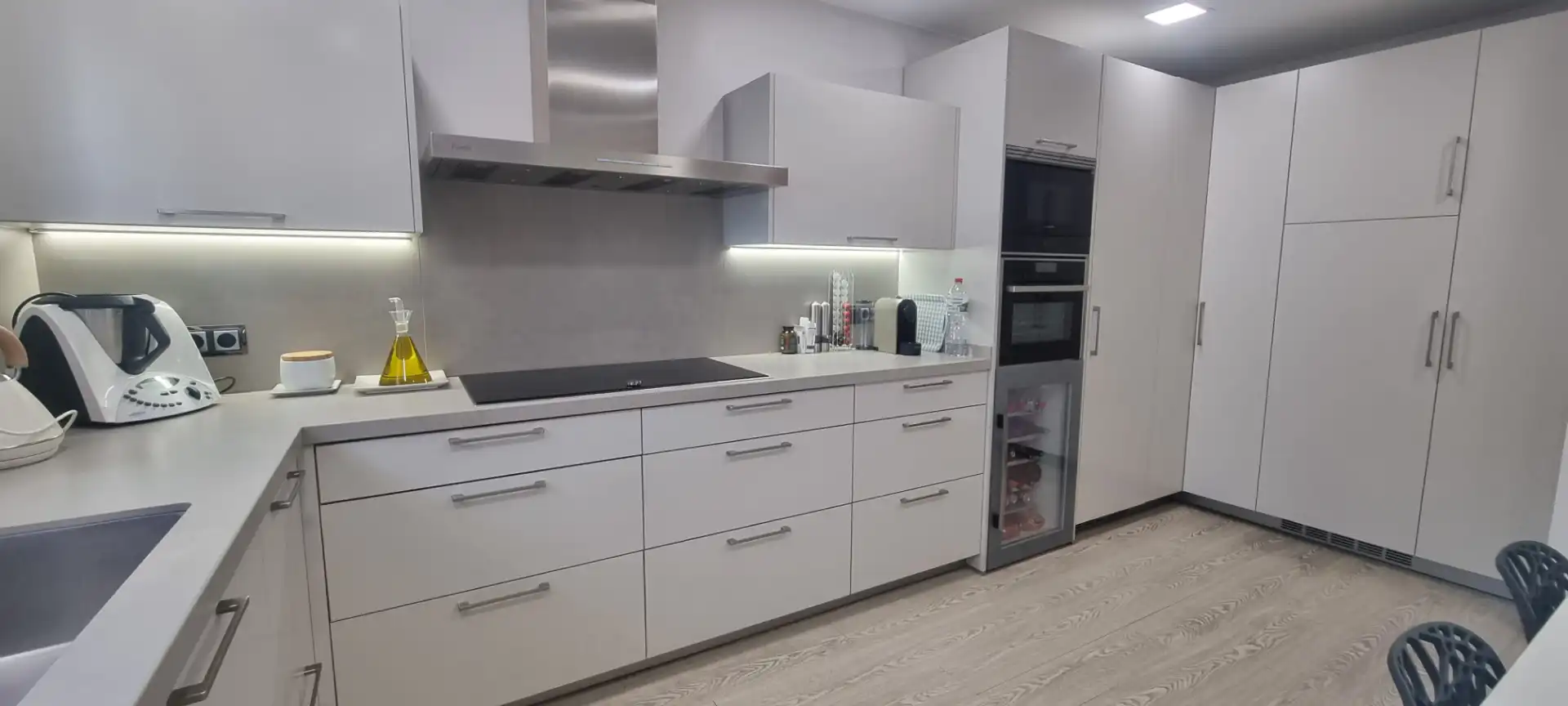 Kitchen of Houses for sale in Badalona  with Air Conditioner, Heating and Terrace