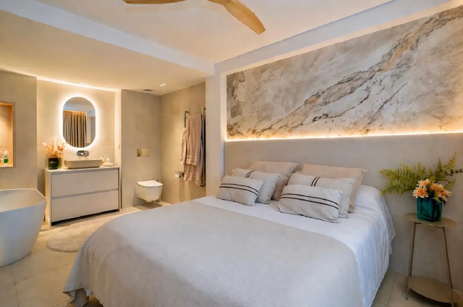 Bedroom of Flat for sale in Benalmádena  with Air Conditioner, Terrace and Storage room