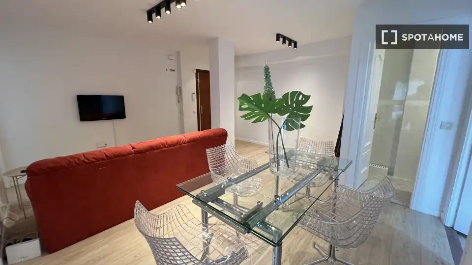 Living room of Flat for rent in Madrid  with Air Conditioner, Heating and Furnished