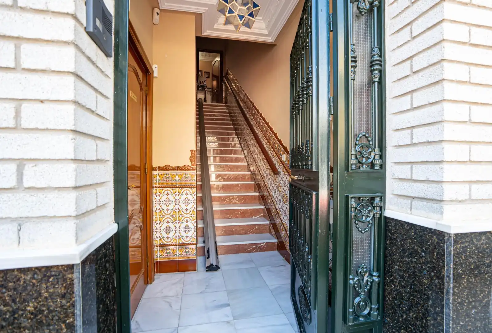 Casa adosada en venta en Alcalá del Río con Aire acondicionado, Calefacción y Amueblado