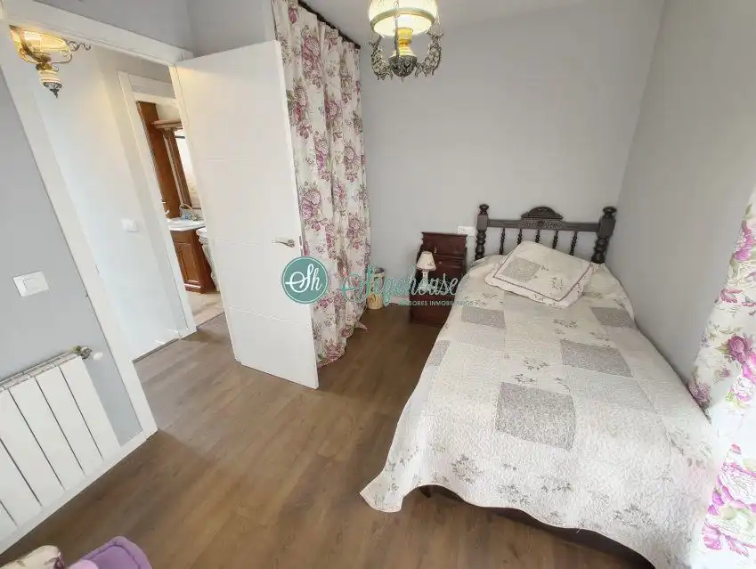 Habitación de Casa o chalet de alquiler en Segovia con Calefacción y Amueblado