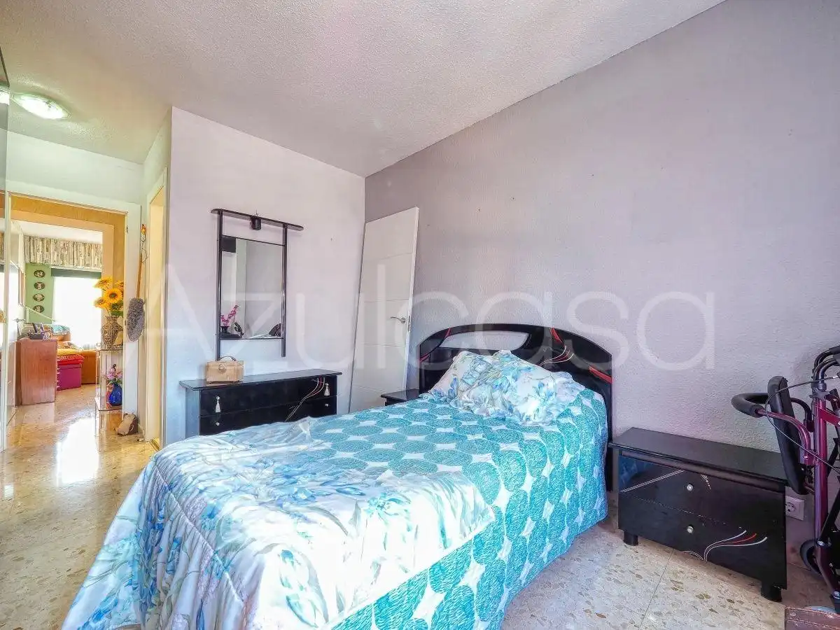Bedroom of Flat for sale in Benidorm  with Air Conditioner and Community pool