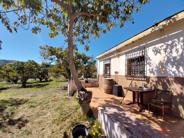 Finca rústica en Venta en Lobres