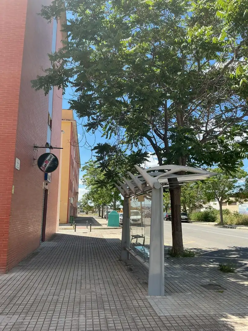 Vista exterior de Pis en venda en Elche / Elx amb Balcó