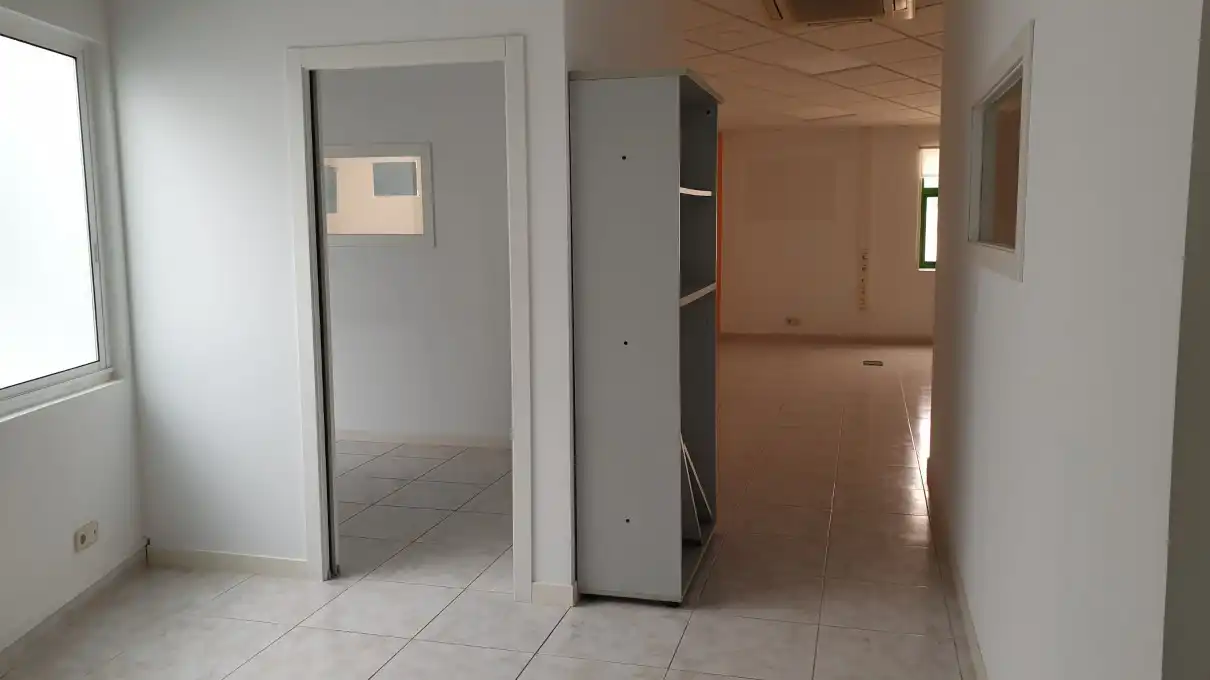 Ufficio con ascensore in affitto a Polígono Pocomaco, imagen 10