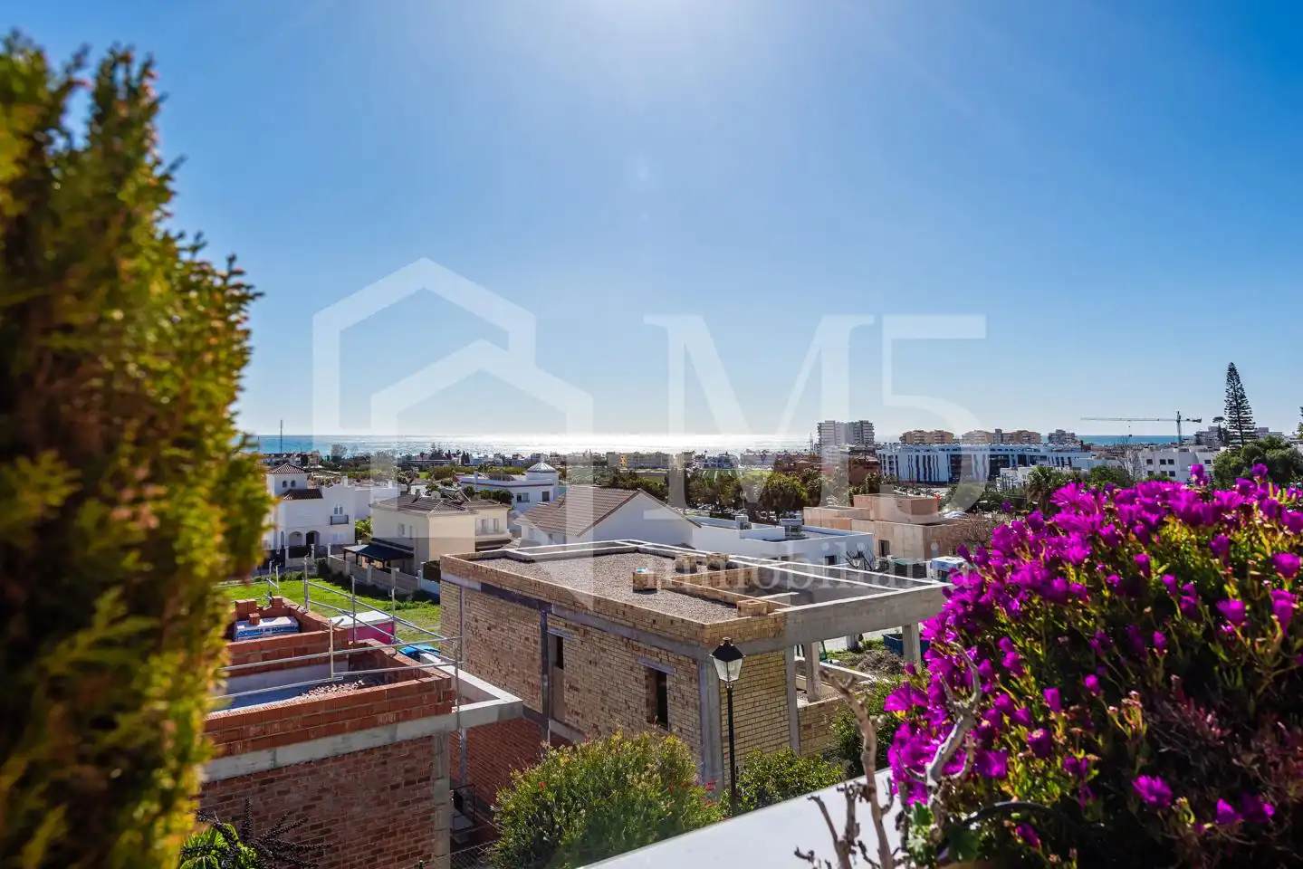 Außenansicht von Dachboden zum Verkauf in Vélez-Málaga mit Klimaanlage, Terrasse und Abstellraum