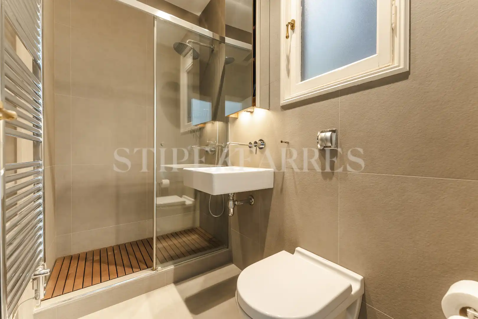 Baño de Piso de alquiler en Barcelona con Aire acondicionado, Calefacción y Amueblado