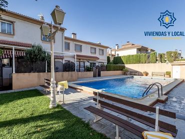 Casa con piscina en venta en Ogíjares