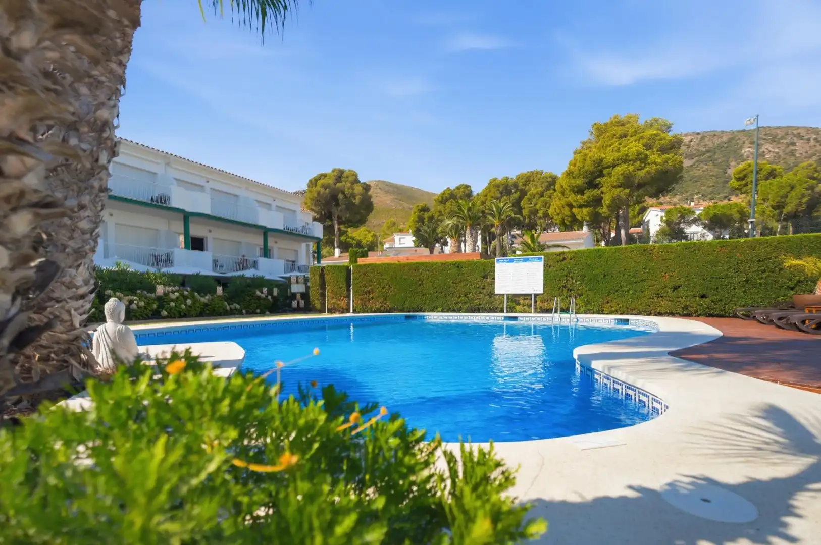 Piscina de Edifici en venda en Llançà