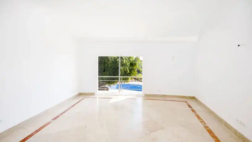 Habitación de Casa o chalet en venta en Benahavís con Aire acondicionado, Calefacción y Jardín privado