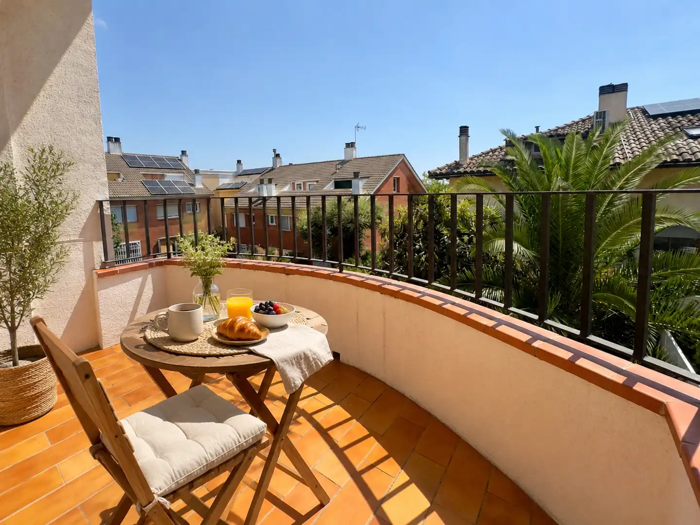 Terraza de Casa adosada en venta en Sant Cugat del Vallès con Aire acondicionado, Calefacción y Jardín privado