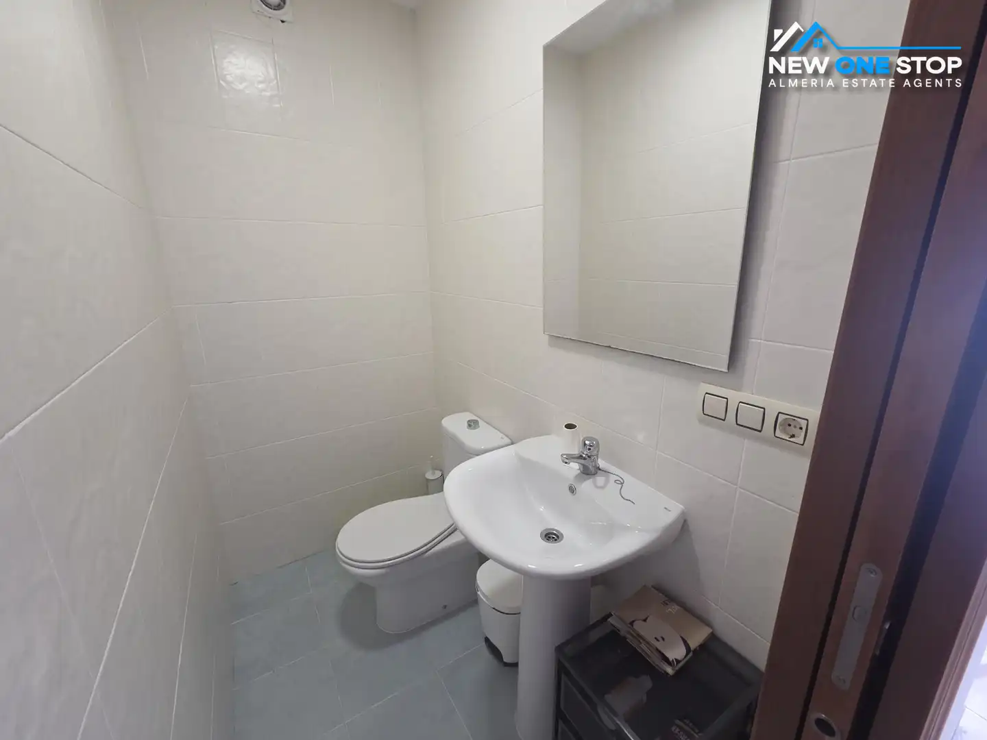 Baño de Dúplex en venta en Carboneras con Terraza, Horno y Lavadora